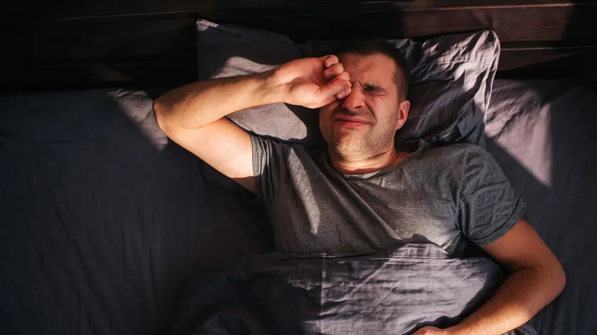 Çin Araştırması Yastıksız Uyumanın Göz Tansiyonunu Düşürerek Glokom Riskini Azalttığını Bildirdi