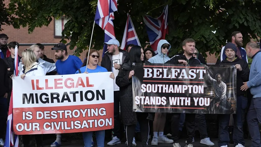 Belfast Bıçaklı Saldırı Sonrası Gerilim Tırmandı, Elon Musk Protesto Çağrısı Yaptı
