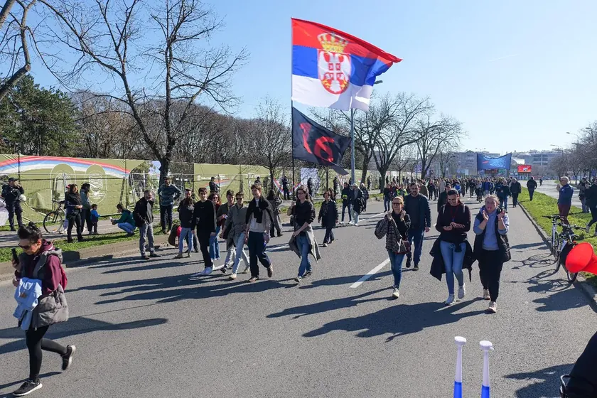 Sırbistan Belgrad'da Öğrenci Çağrısının Yıl Dönümünde Büyük Yürüyüş Düzenlendi