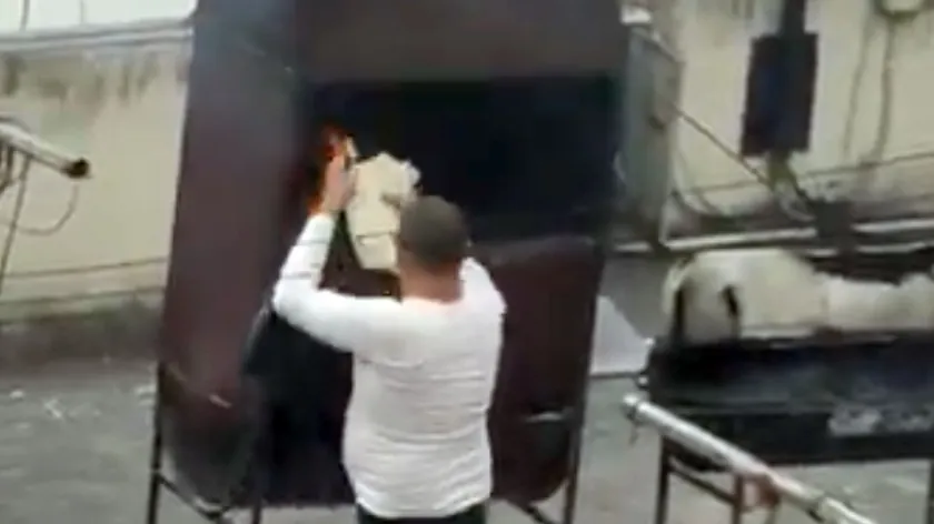 Ekvador Hükümetinin Verdiği Süre Sonunda Küba Diplomatik Misyonu Ülkeyi Terk Etti