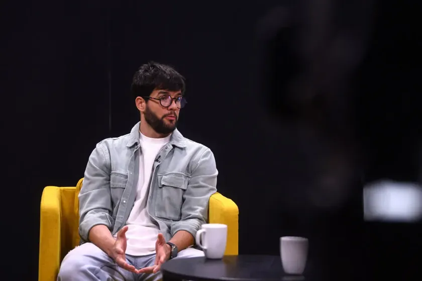 Sırp oyuncu Stevan Piale geçen yıl Mayıs ayında "İsp Confession" programına katılarak 2025 Şubat'ında "Kader Oyunu" dizisinden ayrılmasının ardından özel hayatını ve babasının geçirdiği korkunç kazayı anlattı.