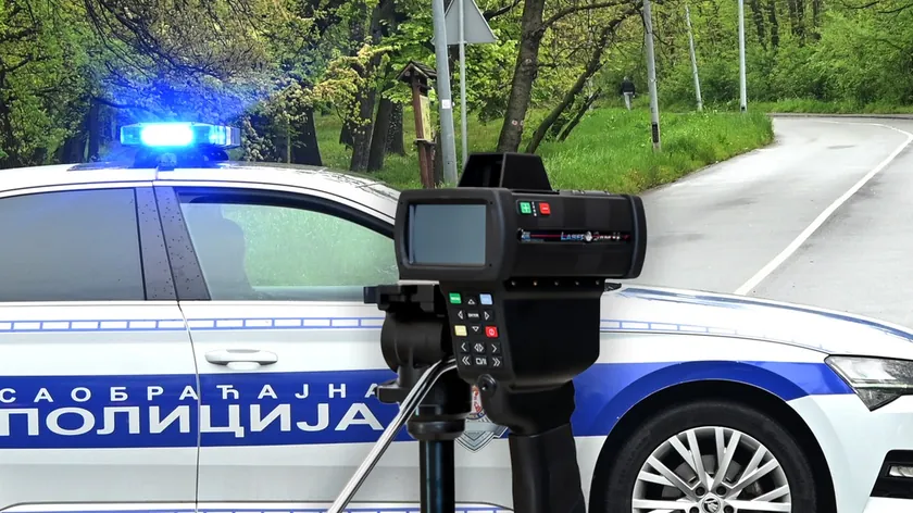 Sırbistan'da Mobil Radarlar Sürücü Davranışını Değiştirdi: Ölüm Oranları Azaldı, Cezalar Artacak