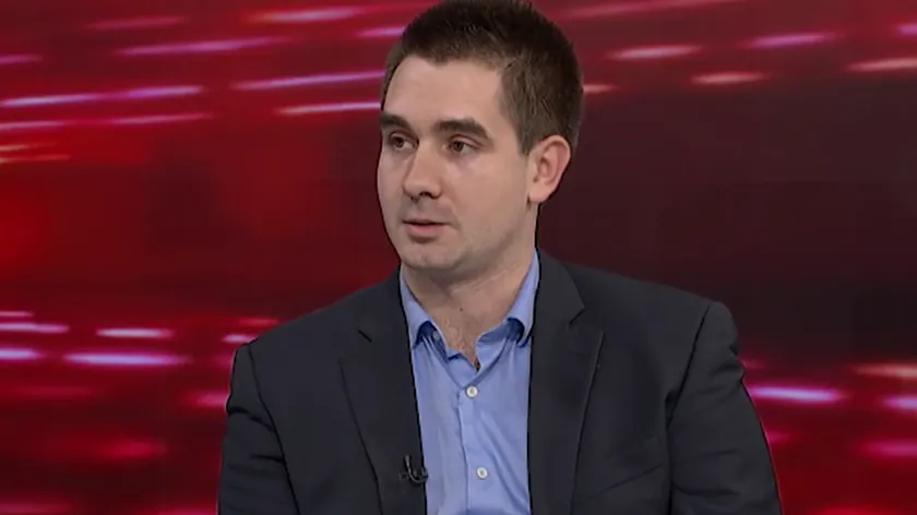 Sırbistan'daki 'Potera' Yarışmasının Galibi Aleksandar Vasiljković Paranın Bir Kısmını Hasta Çocuğa Bağışladı