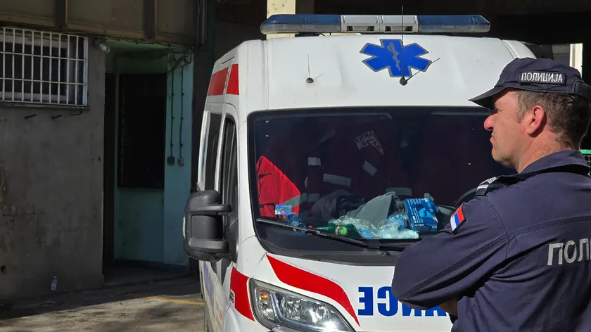 Otoyolda ağır kaza: İki TIR çarpıştı, yükler yola saçıldı