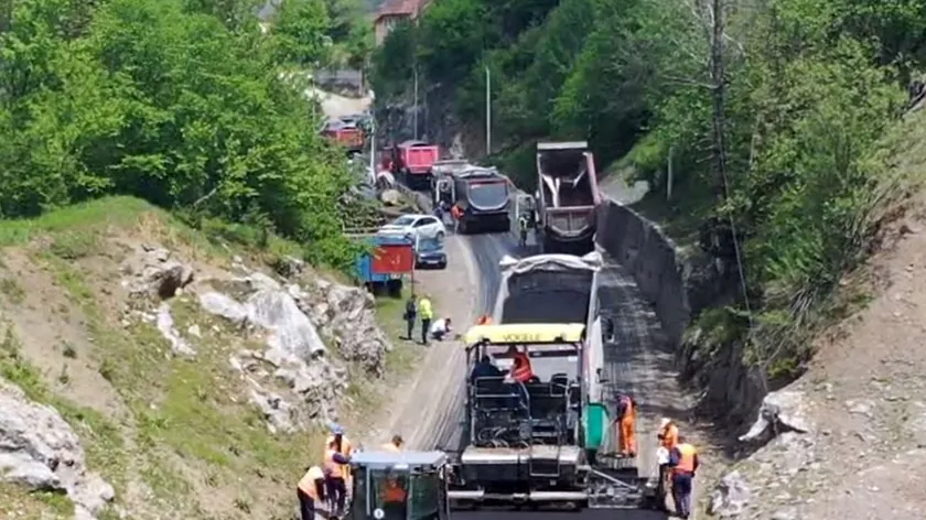 Sırbistan-Karadağ sınırında trafik tamamen durdurulacak.