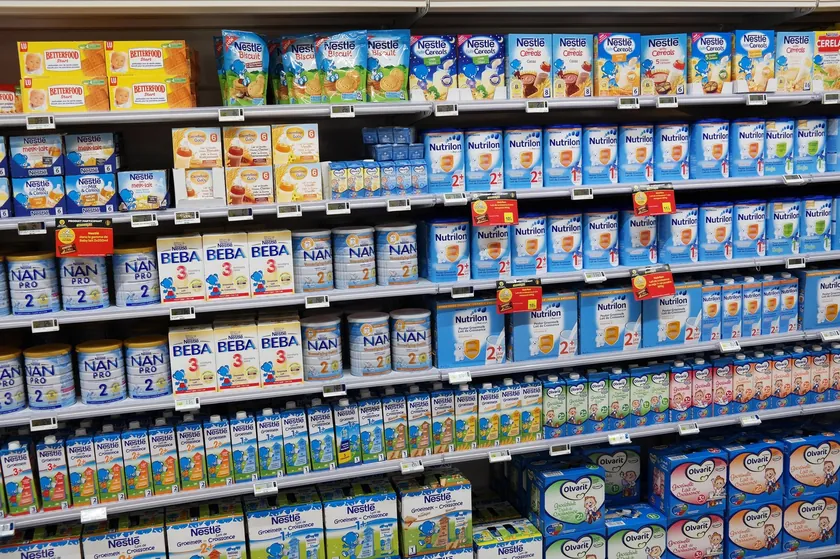 Avrupa'da bebek maması geri çekiliyor, kontaminasyon nedeniyle etkilenmiş markalar belirlendi