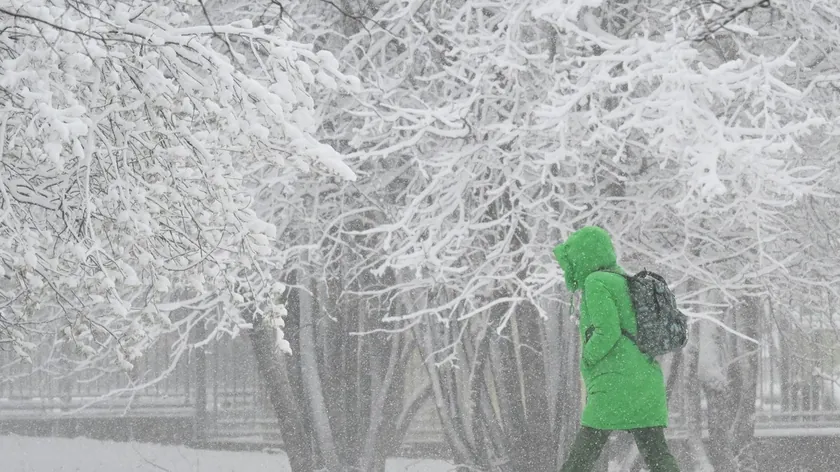 Rusya'nın başkenti Moskova'da yoğun kar yağışı 55 yıllık rekoru kırdı