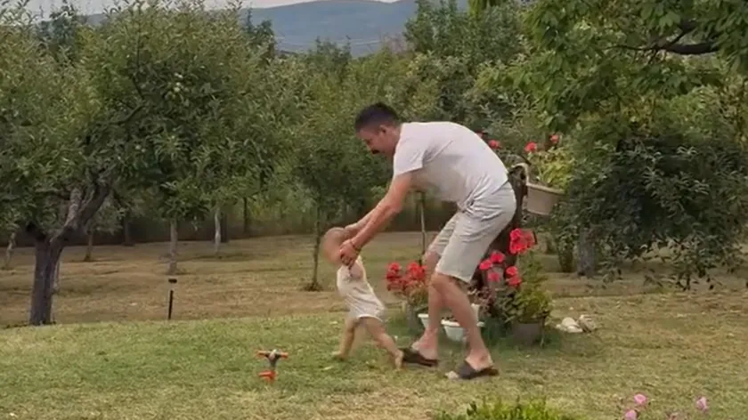 Sırp oyuncu Milan Vasić'in Kosova ve Metohija'daki mülkü serbestçe paylaştığı bir video yayımladı.