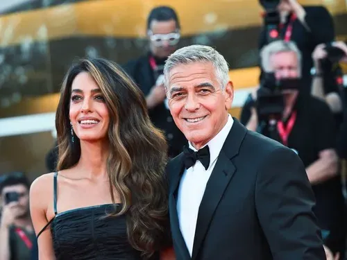 Dördüncü George Clooney, Venedik Film Festivali'nde Altın Leopar kazandı.