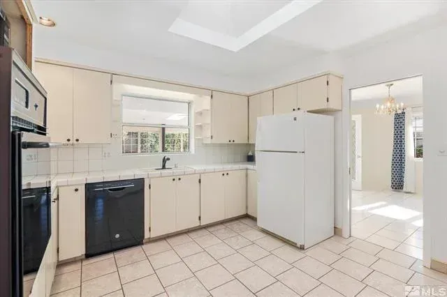 Sırbistan'da ev sahibi mutfak tadilatıyla on binlerce avro tasarruf sağladı.