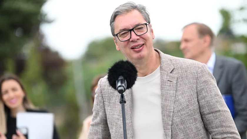 Sırbistan Cumhurbaşkanı Vučić Klinički merkezde çoklu skleroz hastaları için özel bir merkez açılacak