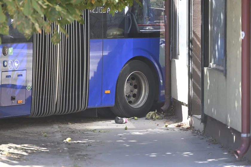 Otobüs Kırmızı Işıkta Geçerek 15 Yaşındaki Kızı Öldürdü: Sürücü Hakkında İddianame