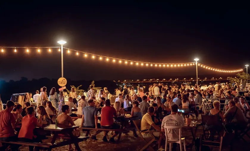 Sırbistan'ın Silosunda "Yıldızların Altında" festivali bu hafta sonu binlerce kişiyi ağırladı.