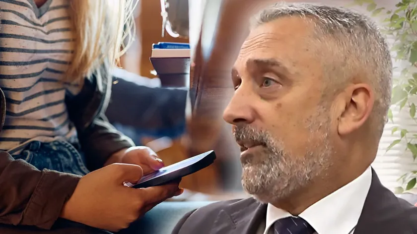 Zemun'daki bir okulda öğrenciler tatilde telefon kullanmayacak