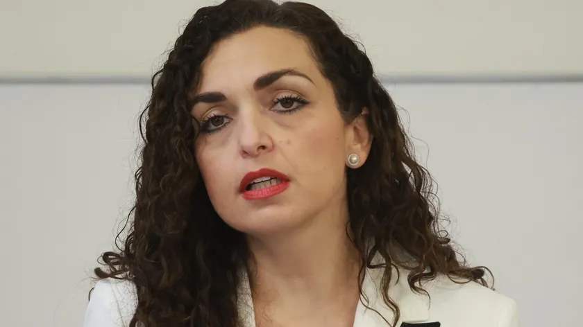 Priştine Anayasa Mahkemesi Kosova Meclisinin Fesih Kararnamesine Geçici Tedbir Koydu