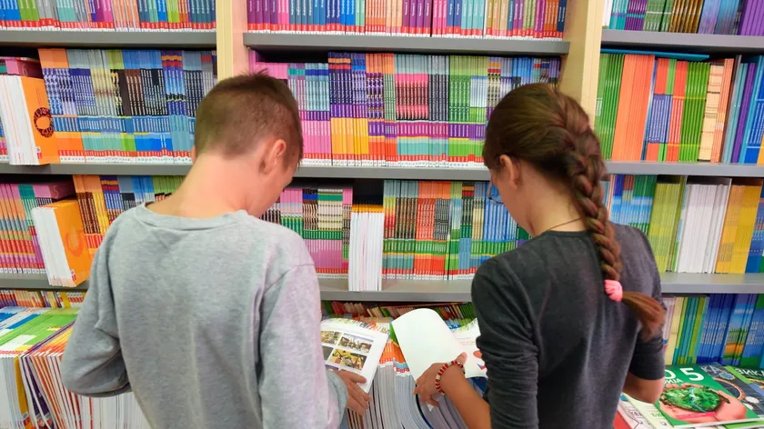 Sırbistan'da yeni okul yılı için kitap fiyatları açıklandı.