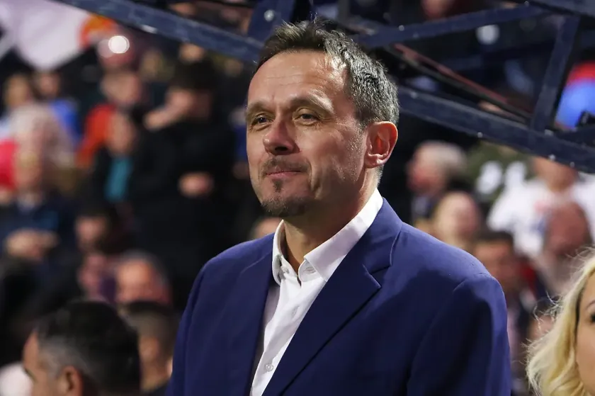 Sırp eski basketbol oyuncusu ve politikacı Željko Rebrača, büyük bir borç batağına düşmüş durumda.