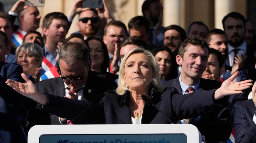 Marin Le Pen'in Fransa Cumhurbaşkanlığı için aday olması olasılığı netleşti.