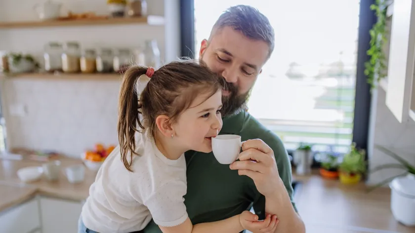Kahve çocukların büyümesini gerçekten yavaşlatır mı