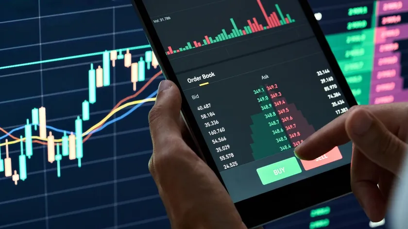 Trump'ın açıklamasından önce küresel petrol piyasasında şüpheli işlemler kayıtlara geçti