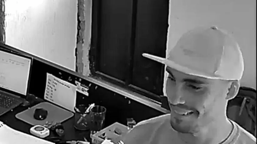 Danilovgrad'da meydana gelen üçlü cinayet sonrası kaçan şüphelinin taksiciyle yolculuğu yeni detaylarla ortaya çıktı.