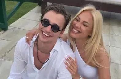 Aleksej Bjelogrlić Sara Jo'yu romantik bir şekilde resmetti Aşık çift, aylardır deniz kenarında keyif alıyor (FOTO)