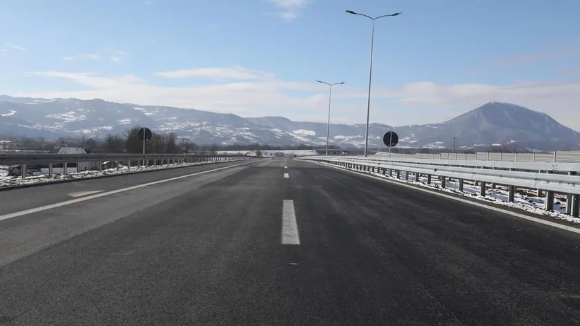 Banat Ovası'ndan geçecek ilk otoyolun yapımı sürüyor: 105,4 kilometrelik güzergâhta 4 büyük köprü ve 12 kavşak inşa edilecek