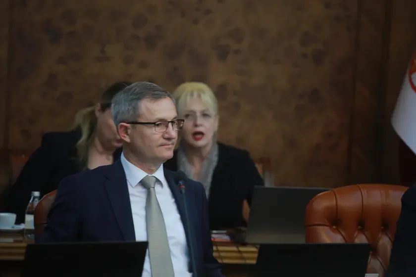 Sırbistan Mrčajevci'deki çiftçiler bakanla görüşmediklerini bildirdi, eylemi büyütme kararı aldı.