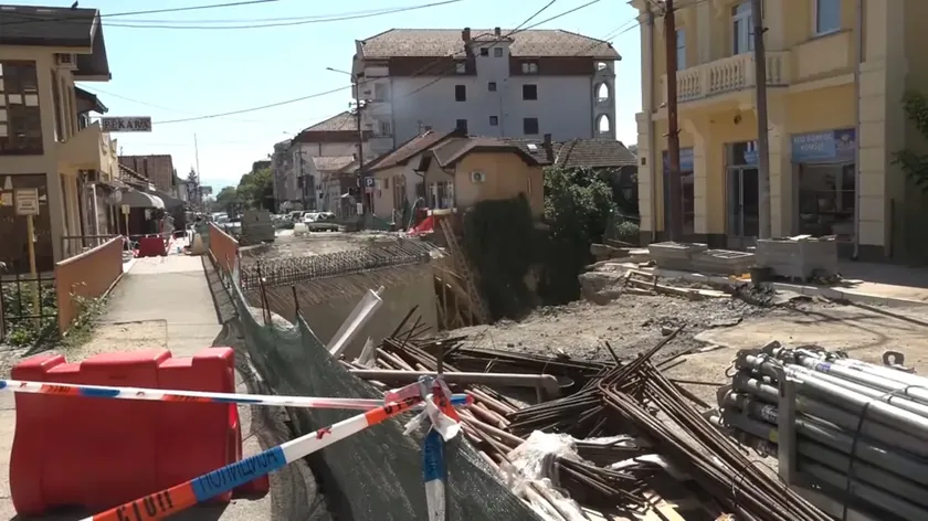 Sırbistan'ın Aleksandrovac şehrinde bir inşaat kazası yaşandı.