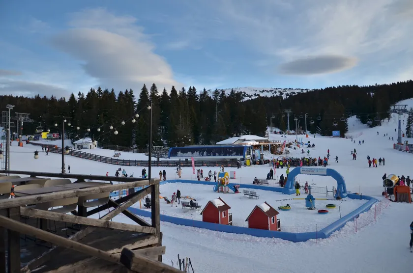 Kopaonik'taki fiyatlar geçen yılın üzerine çıktı: Sade kahve 400 dinara, rakı 600...