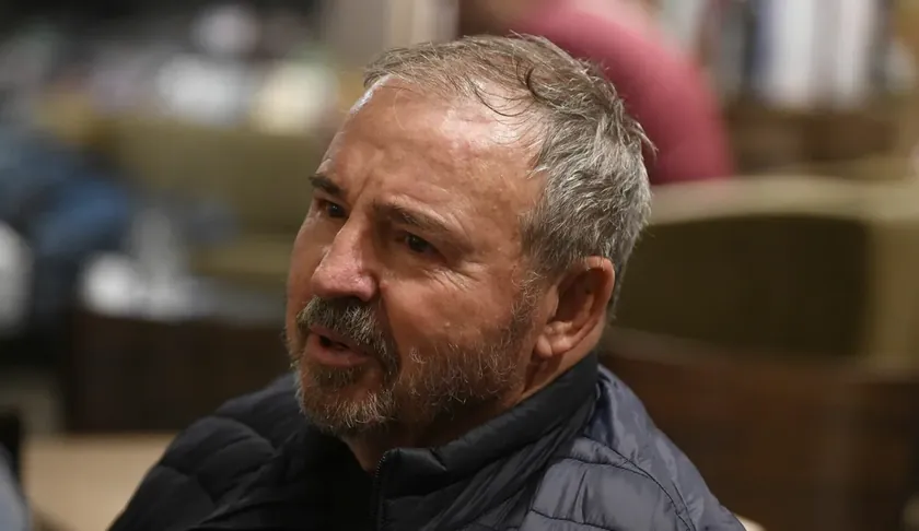 Sırbistan'da yönetmen Goran Markovic eski öğrencisi tarafından kafede saldırıya uğradı.