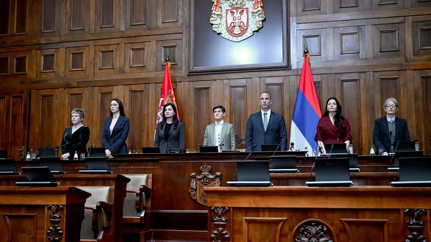 Sırbistan Meclisi, 40 Gündem Maddesi Üzerine Birleştirilmiş Görüşmelere Bugün Devam Edecek