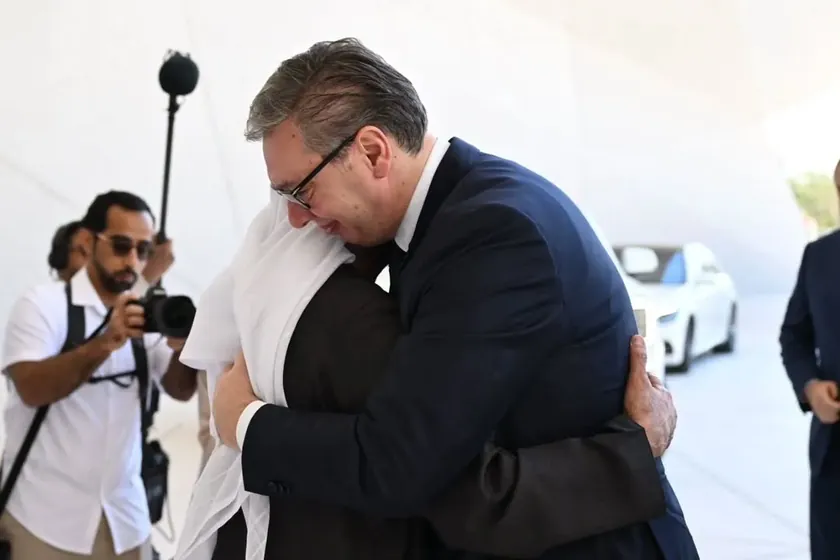 Sırbistan muhalefetinden Vučić'e: Savaşta yetkisiz konularda susmaya çalış