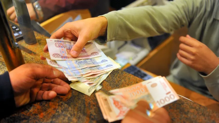 Sırbistan dinar avro kuru hafif değişirken dolar karşısında zayıfladı