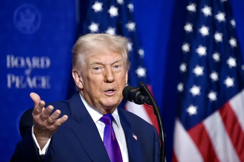 Amerika Birleşik Devletleri Başkanı Donald Trump İran'dan gelen ateşkes talebini değerlendireceklerini kaydetti