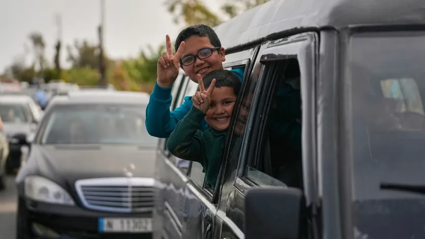 Lübnan Ordusu, İsrail ile Çatışmalarda Yıkılan Köprüyü Onarıp Yeniden Açtı