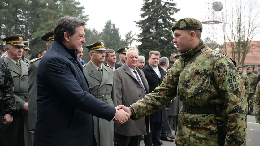 Sırbistan'da askere yemin töreni düzenlendi, Savunma Bakanı Gašić katıldı