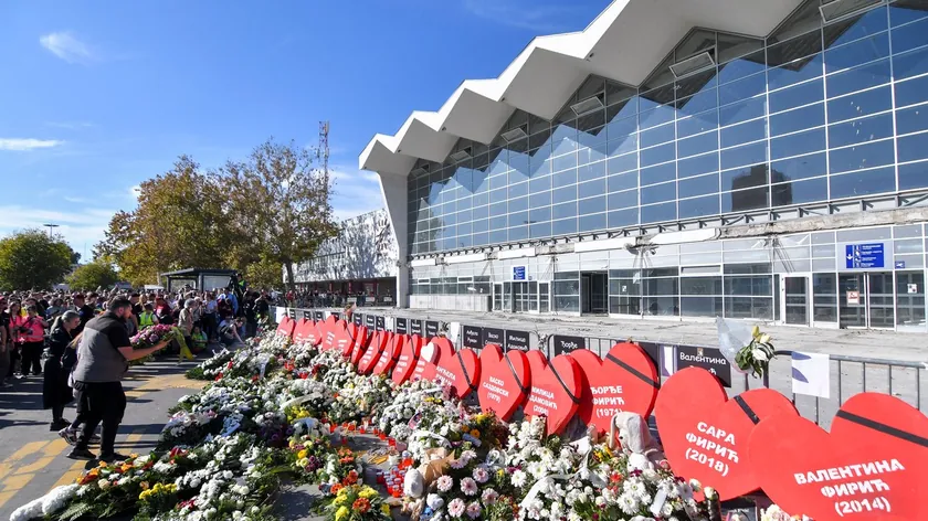 Novi Sad’ta tren istasyonu kanopisi faciasının ikinci yılı için anma yürüyüşü planlandı