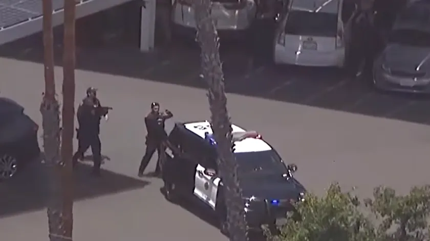 San Diego'daki cami saldırısında üç kişi öldü, saldırganlar intihar etti