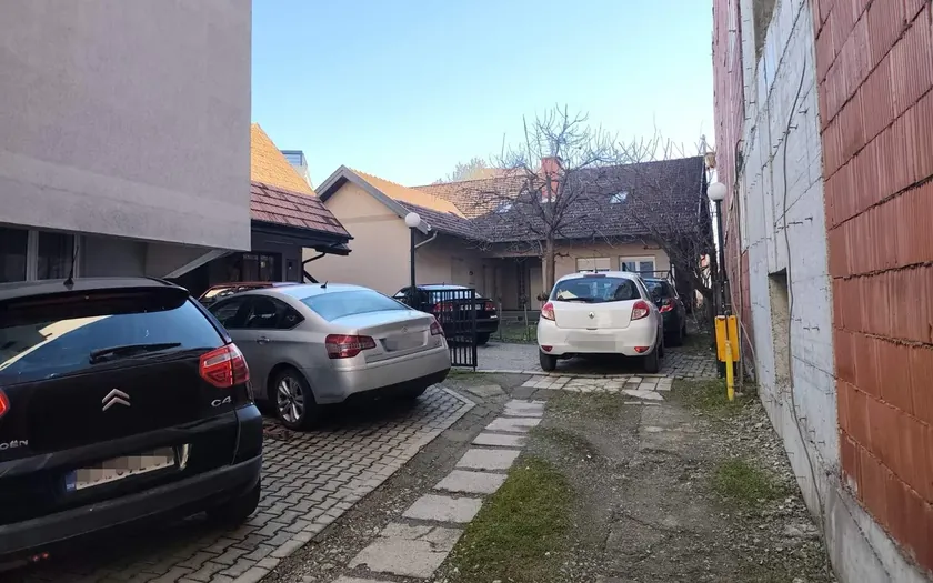 Sırbistan Kruševac'ta oğlu annesini öldürdü komşular olaya şaşkınlık yaşadı