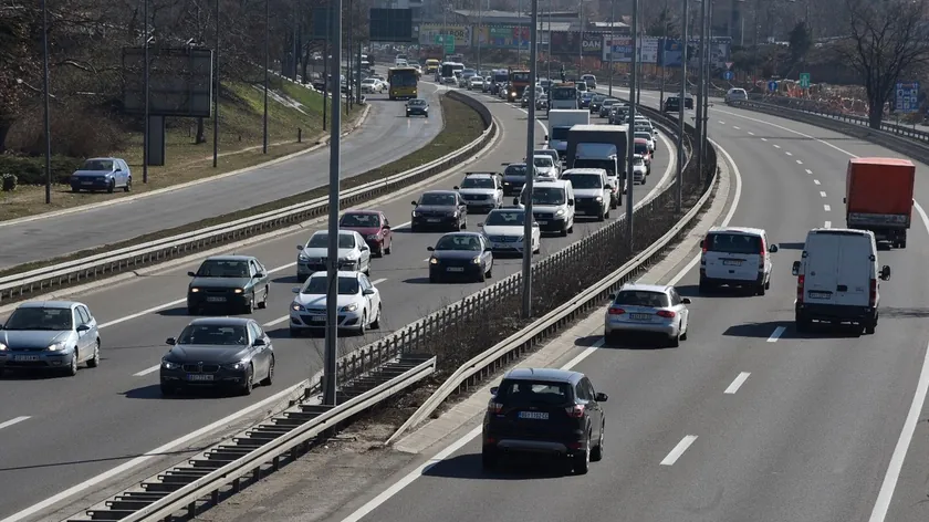 Sırbistan'da yol çalışmaları ve yarı maraton nedeniyle bazı güzergâhlarda trafik düzenlemesi yapılacak