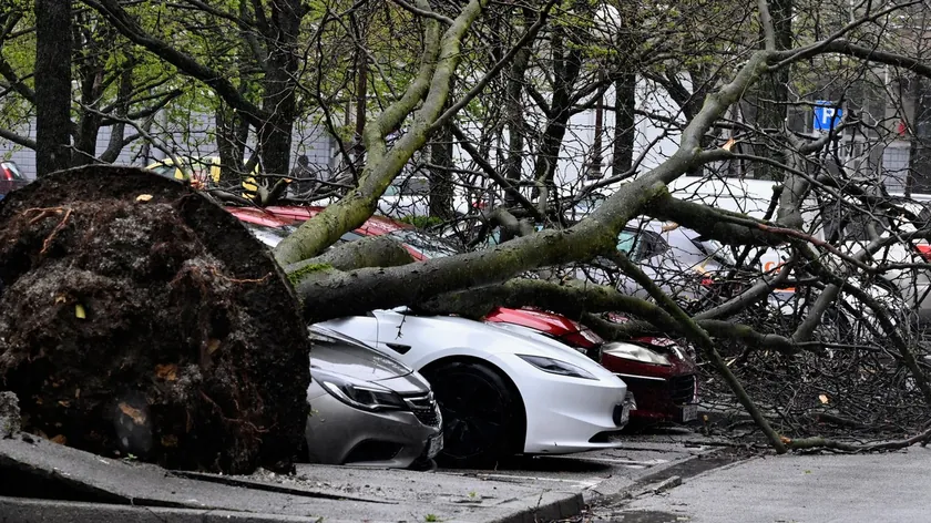 Hırvatistan Başbakanı Zagreb'deki fırtına sonrası önemli maddi hasar için yardım sözü verdi