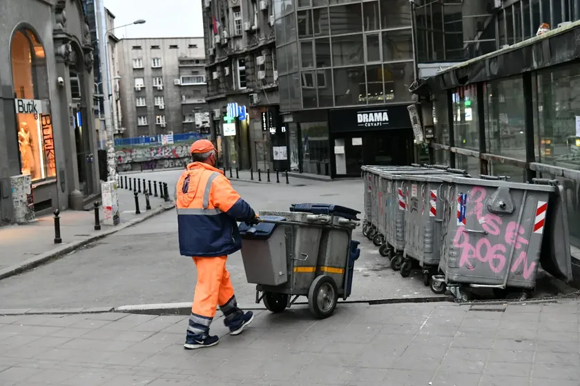 Sırbistan'da Temizlik Şirketi Çalışanı Ağır Yaralandı, Hayati Tehlike Sürüyor