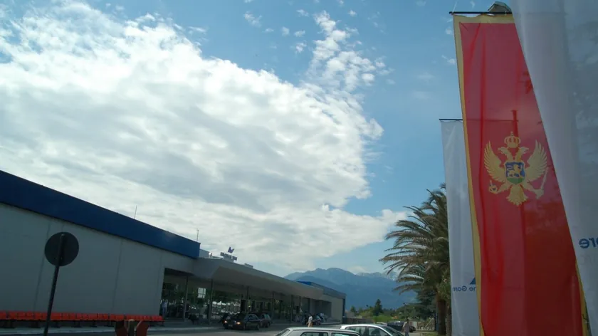Karadağ Tivat Havalimanı'nda Otopark Fiyatları Şok Etkisi Yarattı Drop-off Kaldırıldı