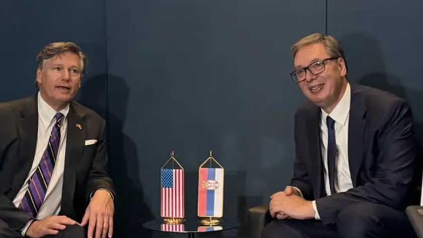 Sırbistan Cumhurbaşkanı Aleksandar Vučić, ABD'nin eski Devlet Sekreteri Yardımcısı Kristofer Landau ile New York'ta bir araya geldi.