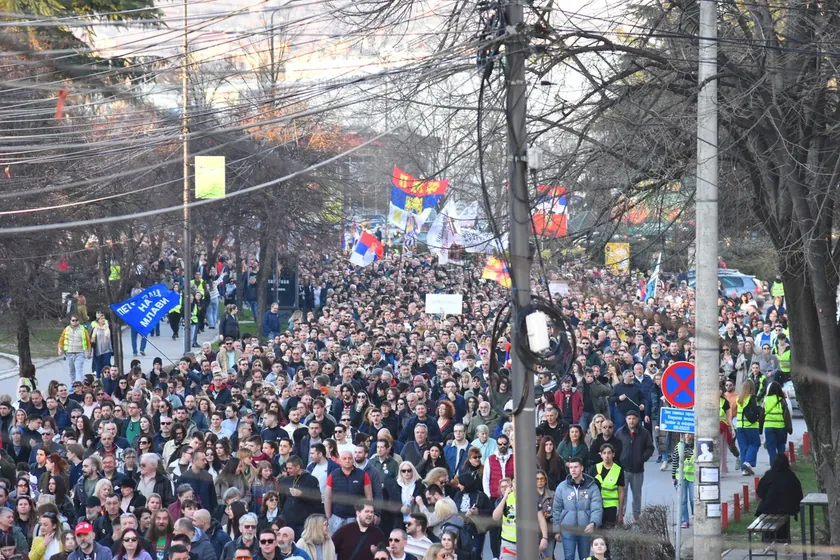 Sırp öğrencileri Niş'te planlanan protesto nedeniyle polisle görüşme zorunluluğuna karşı çıktı.