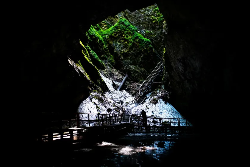 Romanya'da 5.000 yıllık buz tabakasında antibiyotik dirençli bakteri türü keşfedildi.