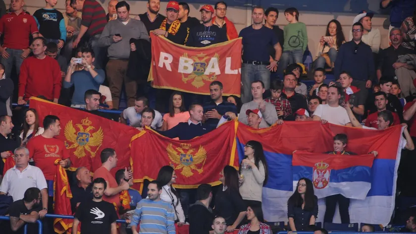 Sırbistan'ın Karadağ'daki en güçlü darbesi Üçüncü sınıf kitaplar hakkında tepkiler
