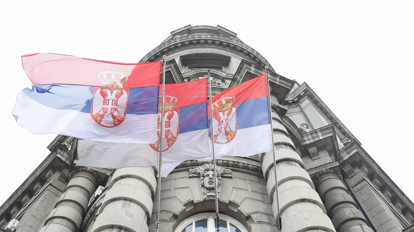 Sırbistan Hükümeti Akaryakıt Fiyatlarını Sınırlayan Düzenlemenin Süresini 150 Gün Uzattı