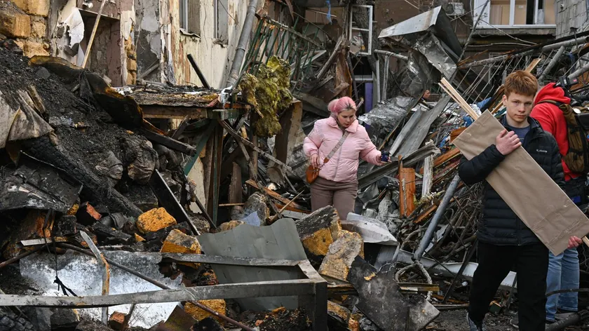 Ukrayna Odesa'daki Rus saldırısında iki kişi öldü on beş kişi yaralandı